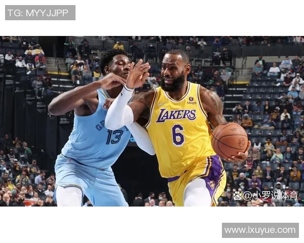 湖人队与热火队激战正酣谁能在这场对决中笑到最后